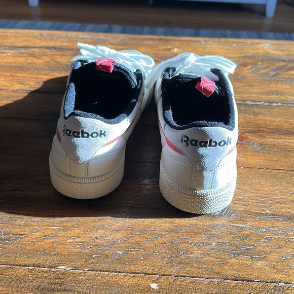 Reebok shoes - Picture 4 of 5